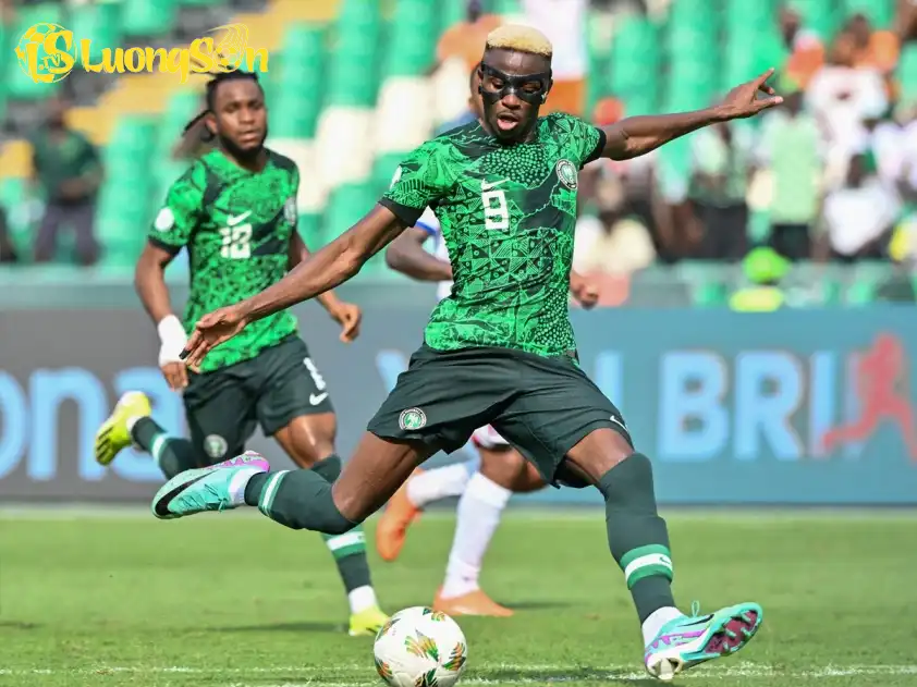 Thiếu vắng những trụ cột như Victor Osimhen khiến Nigeria đang chơi bết bát ở Cúp Châu Phi lần này. (Ảnh: Internet)