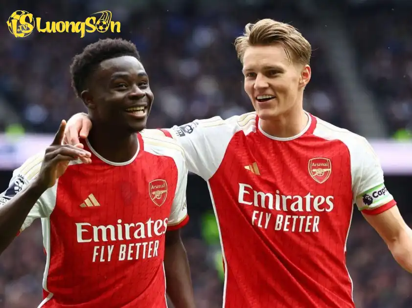 HLV Arteta sẽ phải tìm ra giải pháp để giúp Arsenal có được kết quả tốt trước Liverpool khi không thể có được sự phục vụ của bộ đôi Saka và Odegaard vì chấn thương (Ảnh: The New York Times)