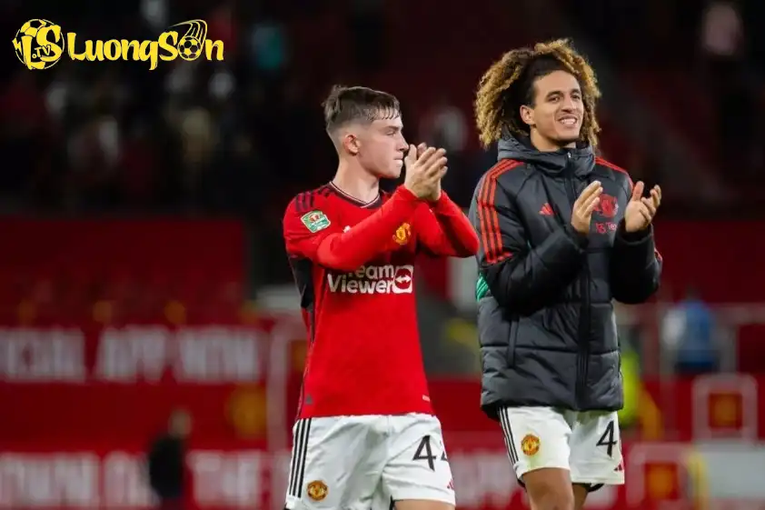 Màn trình diễn ấn tượng của Dan Gore trong thời gian qua có thể sẽ lọt vào mắt xanh của HLV Ruben Amorim