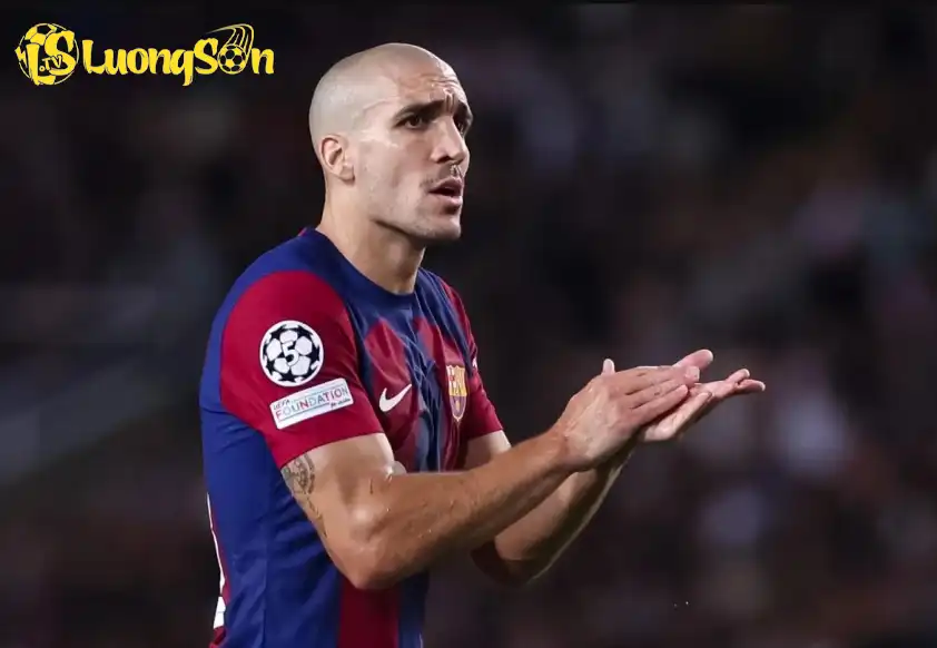 Barca chấm dứt hợp đồng với Romeu để giải phóng quỹ lương
