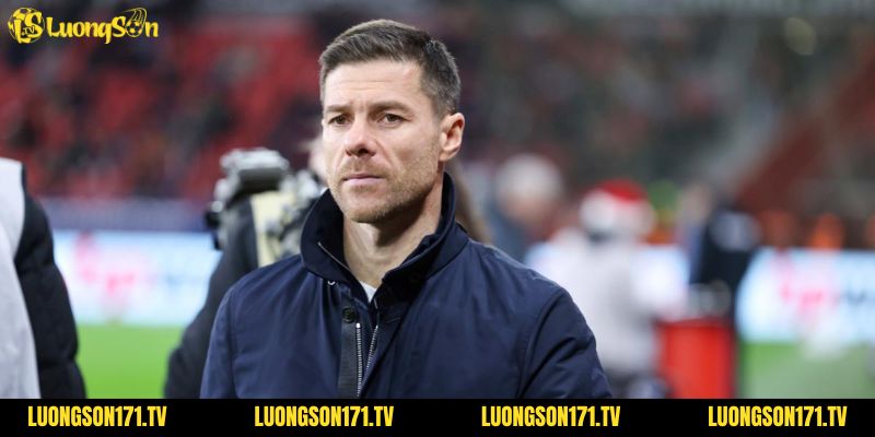 Xabi Alonso và thượng tầng Real sẽ phải rất cố gắng nếu muốn đưa Saka về Bernabeu